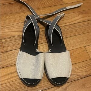 Brunello Cucinelli Cream Leather Open-Toe Ankle-Strap Sandals